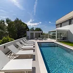 Alba Family Villa