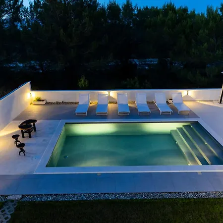 Alba Family Villa *