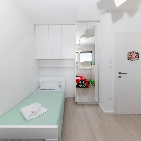 Alba Family Villa *