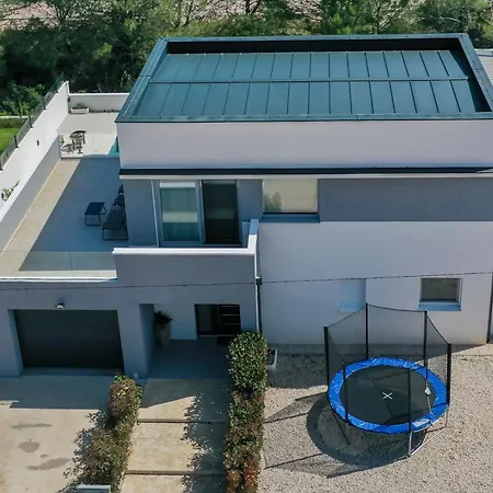 Alba Family Villa Zara