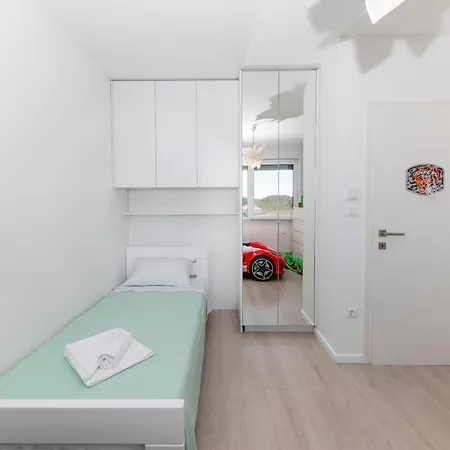 Alba Family Villa *